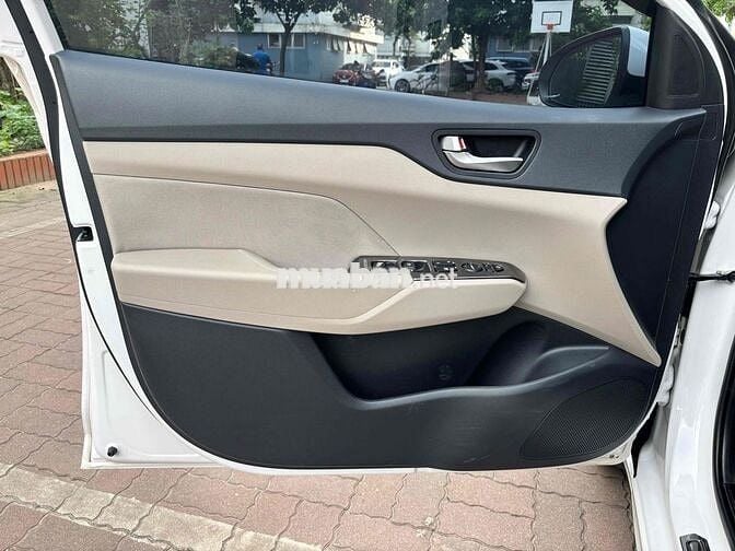 Hyundai Accent 2024 số tự động AT