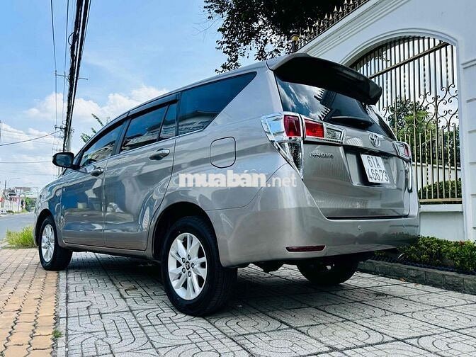 Toyota Innova E 2018 91000 km màu Đồng
