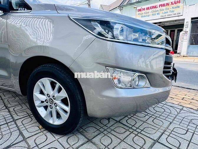 Toyota Innova E 2018 91000 km màu Đồng