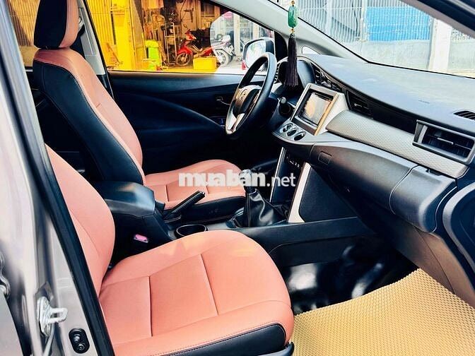 Toyota Innova E 2018 91000 km màu Đồng