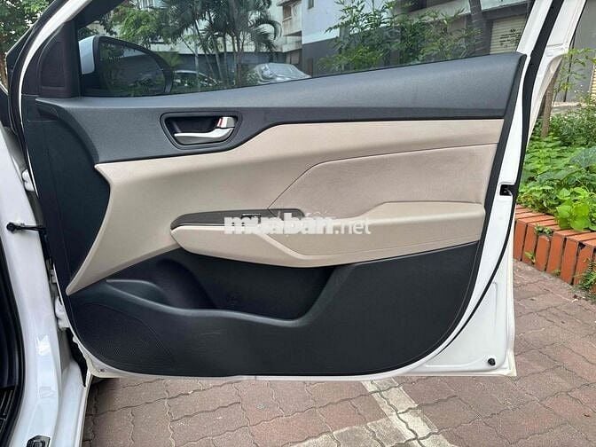 Hyundai Accent 2024 số tự động AT