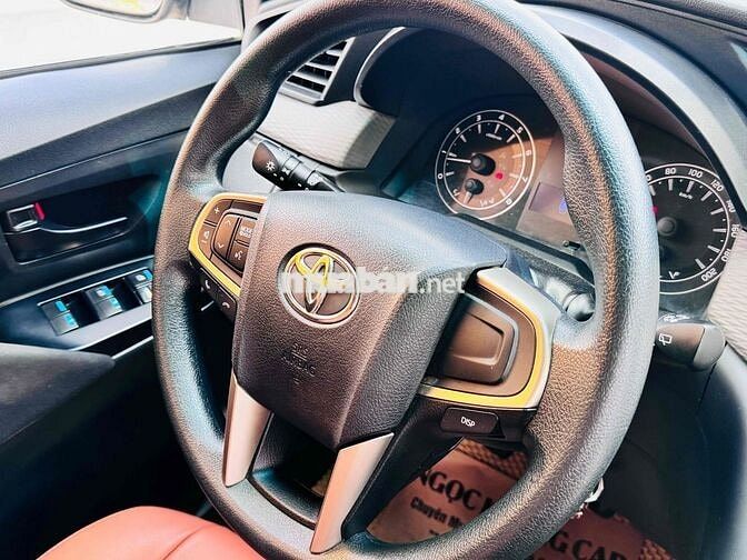 Toyota Innova E 2018 91000 km màu Đồng