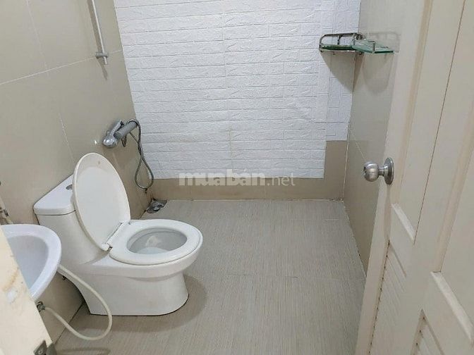 Cho thuê căn 3p ngủ có nội thất ở  C/c Âu cơ Tower-Tân Phú giá 11tr/th