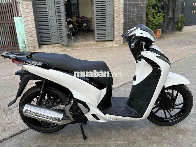 Honda SH150 2014 Trắng Đen Up Ý