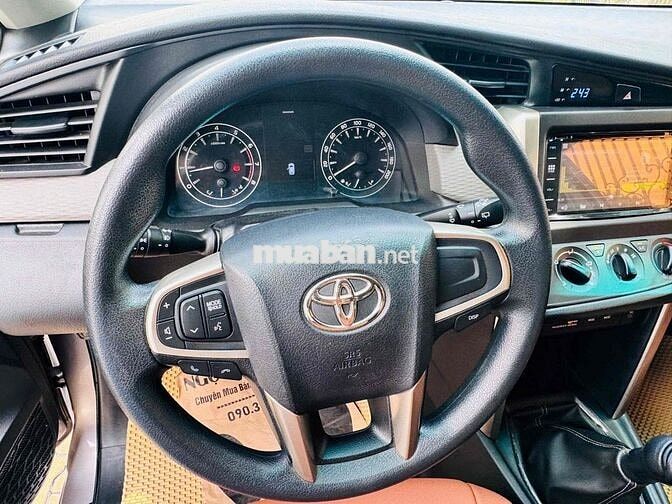 Toyota Innova E 2018 91000 km màu Đồng