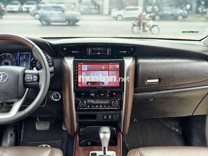 Toyota Fortuner 2017 Xăng 13 vạn Đen