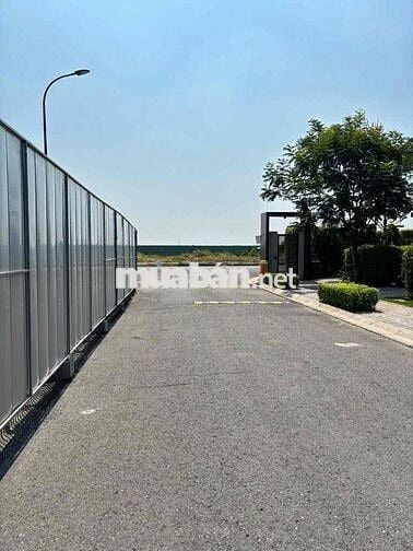 Hàng hiếm ngộp ngân hàng ngay mặt tiền k8 Long Bình Tân sẹt bùi vănhoa