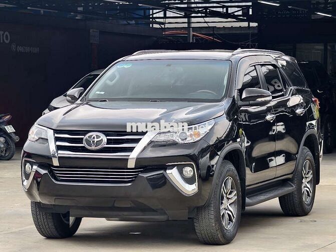 Toyota Fortuner 2017 Xăng 13 vạn Đen