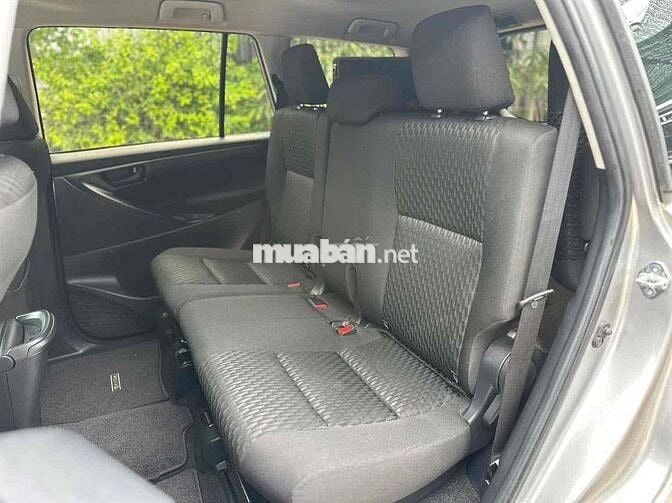 Toyota Innova 2.0E 2019 Số sàn màu đồng ánh kim