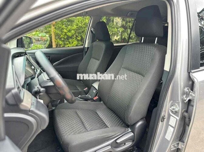 Toyota Innova 2.0E 2019 Số sàn màu đồng ánh kim