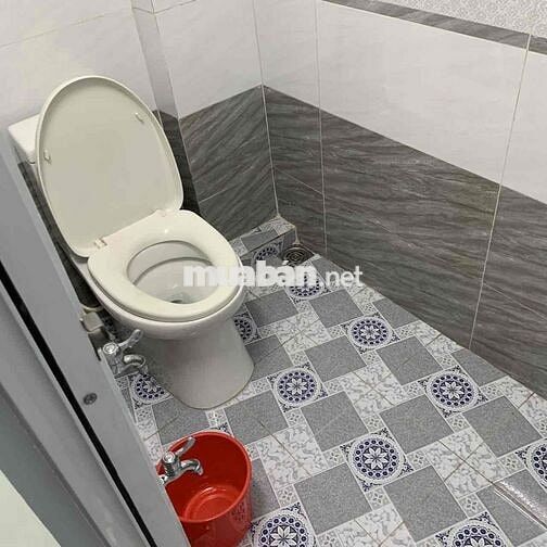 Cho thuê nhà nguyên căn chính chủ Q1