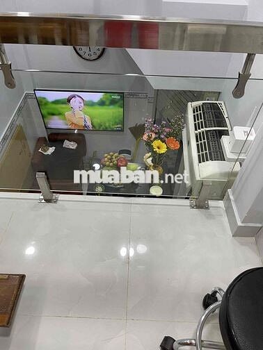 Cho thuê nhà nguyên căn chính chủ Q1