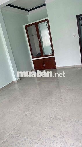 Cho thuê lầu 2 gồm 2 phòng ngủ + 1 wc + ban công. Lầu 1 và 3 đã ở