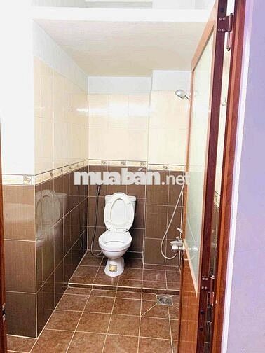 Cho thuê lầu 2 gồm 2 phòng ngủ + 1 wc + ban công. Lầu 1 và 3 đã ở