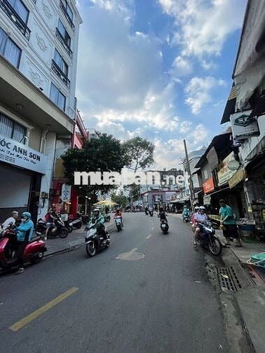 CHO THUÊ BIỆT THỰ 5 TẦNG. Dt 800m2 ĐẤT. GIÁ 150tr