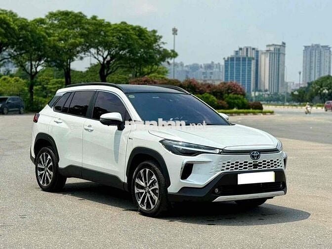 Toyota Corolla Cross HEV 2025 Trắng 8000km