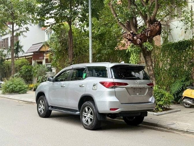 Toyota Fortuner MT Số Sàn 2019 Màu Bạc