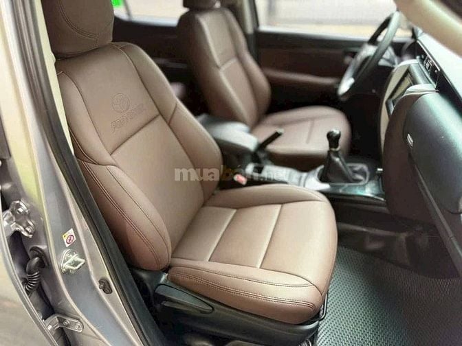 Toyota Fortuner MT Số Sàn 2019 Màu Bạc