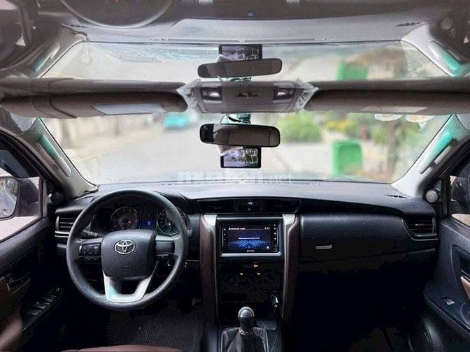 Toyota Fortuner MT Số Sàn 2019 Màu Bạc