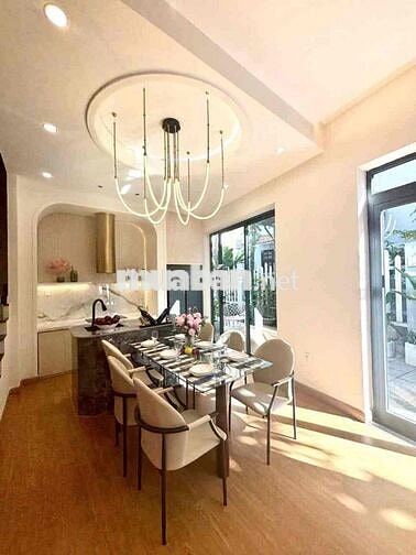 Chuyển nhượng tòa khách sạn đẳng cấp 4 sao quốc tế vị trí vàng