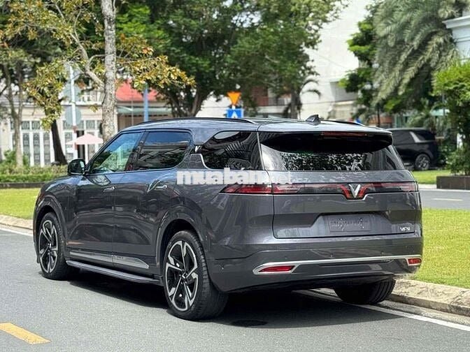 Vinfast VF9 Plus 2024 Xám 7 chỗ 10000 km , xhđ cao