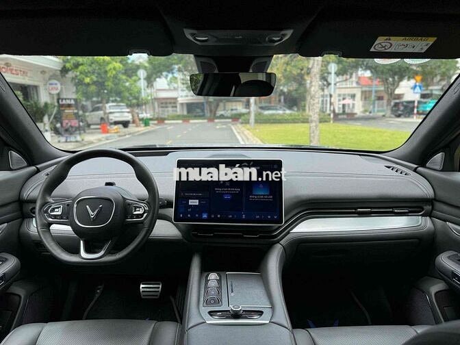 Vinfast VF9 Plus 2024 Xám 7 chỗ 10000 km , xhđ cao