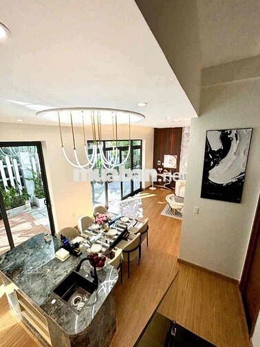 Chuyển nhượng tòa khách sạn đẳng cấp 4 sao quốc tế vị trí vàng