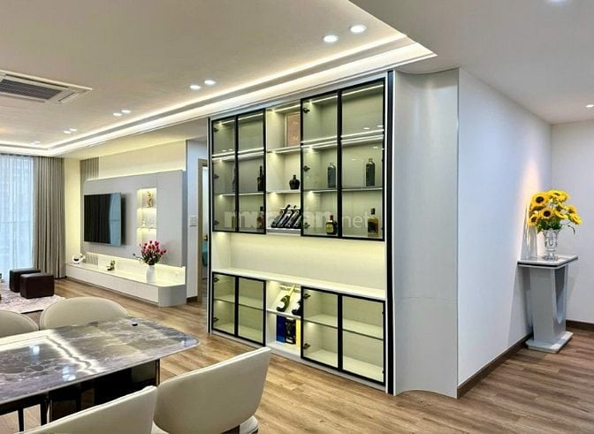 CĂN HỘ CAO CẤP Ở NGOẠI GIAO ĐOÀN TÒA NO4B T1, TẦNG 20, 130M² 3PN+2WC