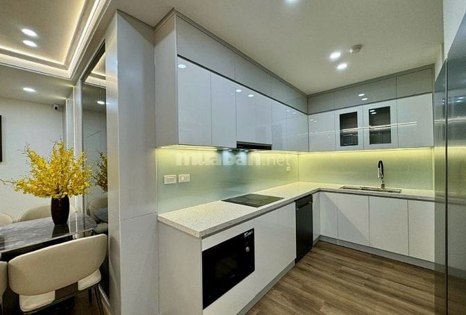 CĂN HỘ CAO CẤP Ở NGOẠI GIAO ĐOÀN TÒA NO4B T1, TẦNG 20, 130M² 3PN+2WC