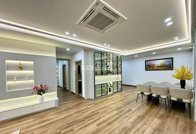 CĂN HỘ CAO CẤP Ở NGOẠI GIAO ĐOÀN TÒA NO4B T1, TẦNG 20, 130M² 3PN+2WC