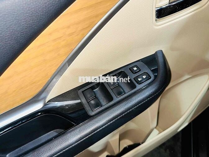 Mitsubishi Xpander 2018 Số tự động, Nâu 70.000 km