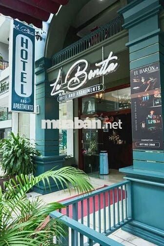 Nhân Viên Buồng Phòng Khách Sạn