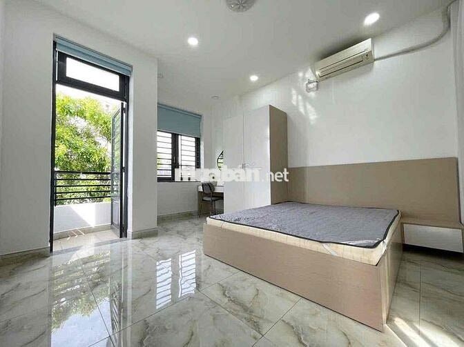 CHO THUÊ CĂN HỘ BAN CÔNG NGAY QUẬN 1 - CẠNH CÔNG VIÊN LÊ VÂN TÁM Q1
