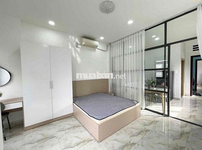 CHO THUÊ CĂN HỘ BAN CÔNG NGAY QUẬN 1 - CẠNH CÔNG VIÊN LÊ VÂN TÁM Q1