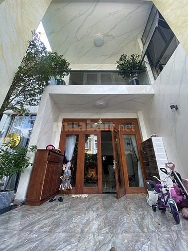 Biệt Thự Góc 2MT 151 Trần Não Q2, 14m x 16m, 2 Tầng sân vườn, Khu VIP 