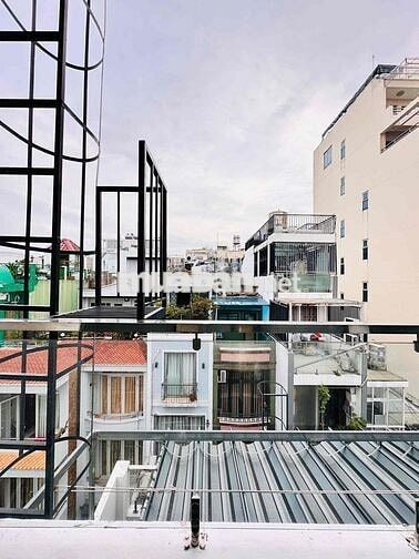 Cho thuê căn 2pn1wc ban công thang máy giặt full nt Hai Bà Trưng q1