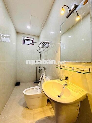 Cho thuê căn 2pn1wc ban công thang máy giặt full nt Hai Bà Trưng q1