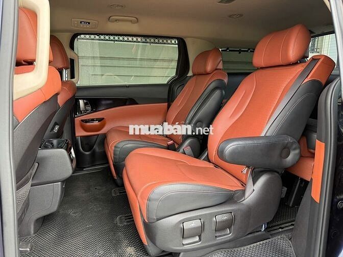 Kia Carnival Premium 2022 7 chỗ Đen