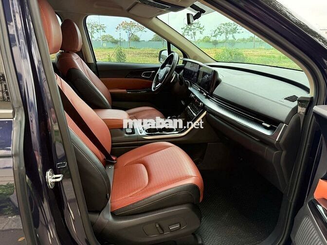 Kia Carnival Premium 2022 7 chỗ Đen