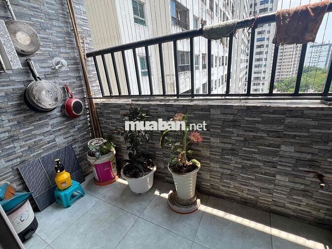 Cho thuê căn góc HH2B tầng 9 view hồ Linh Đàm cực thoáng, vào ở ngay