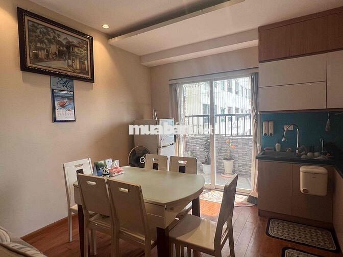 Cho thuê căn góc HH2B tầng 9 view hồ Linh Đàm cực thoáng, vào ở ngay