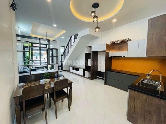Xuất Hiện Căn Nhà Lầu Vừa Hoàn Thiện Ngay Gần Cổng 2 Sân Bay Biên Hòa 