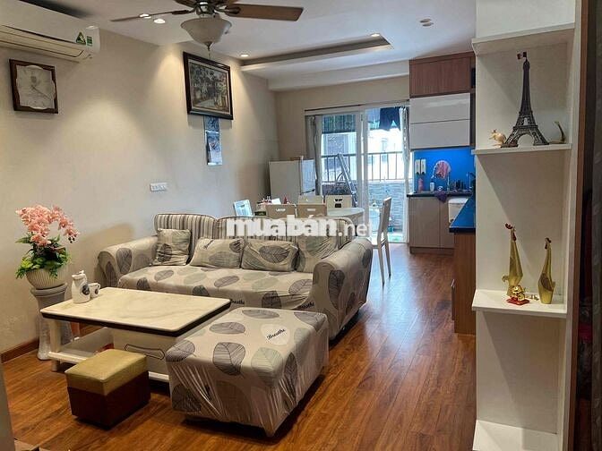 Cho thuê căn góc HH2B tầng 9 view hồ Linh Đàm cực thoáng, vào ở ngay