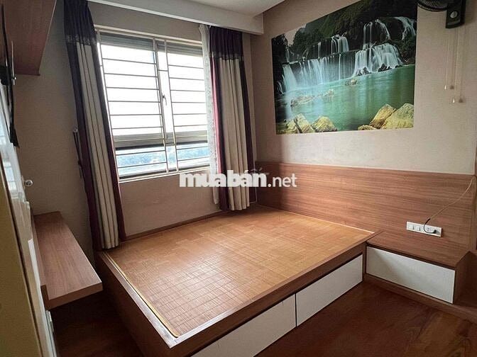 Cho thuê căn góc HH2B tầng 9 view hồ Linh Đàm cực thoáng, vào ở ngay