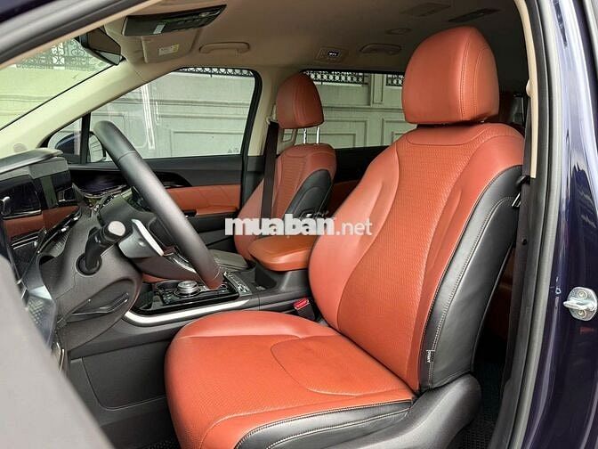 Kia Carnival Premium 2022 7 chỗ Đen