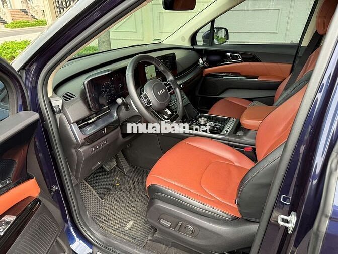 Kia Carnival Premium 2022 7 chỗ Đen
