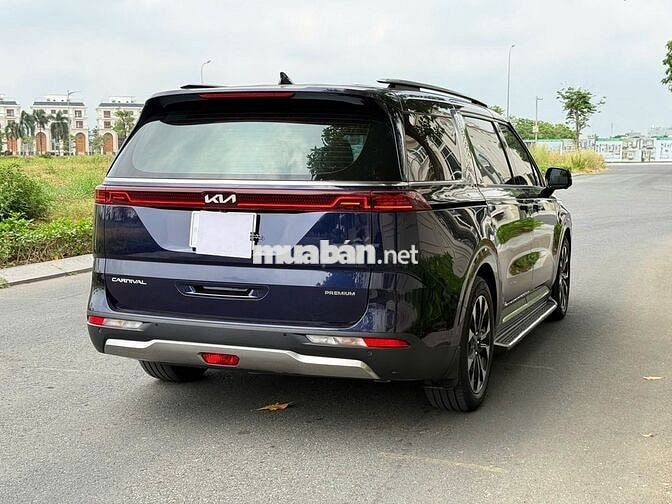 Kia Carnival Premium 2022 7 chỗ Đen