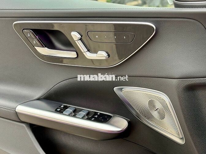 Mercedes-Benz C200 Plus V1 2023 Đỏ