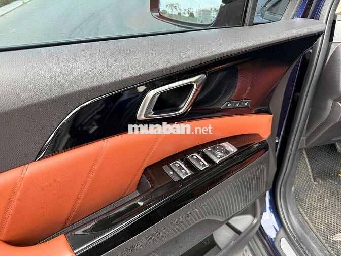 Kia Carnival Premium 2022 7 chỗ Đen