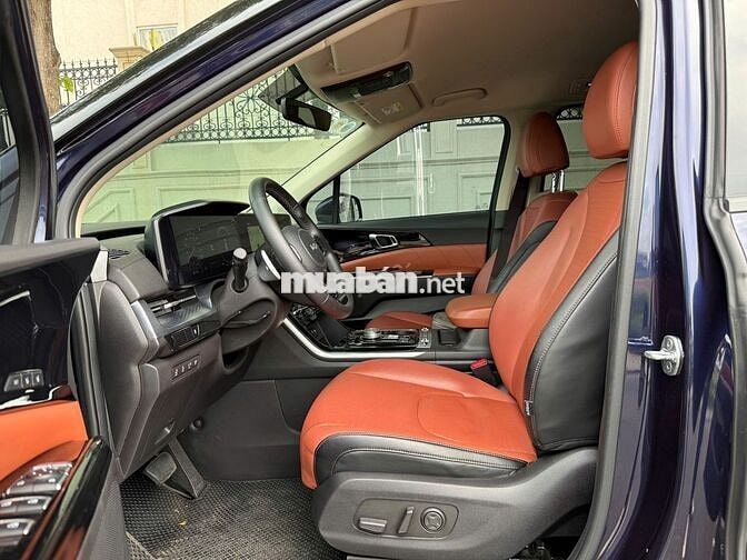 Kia Carnival Premium 2022 7 chỗ Đen